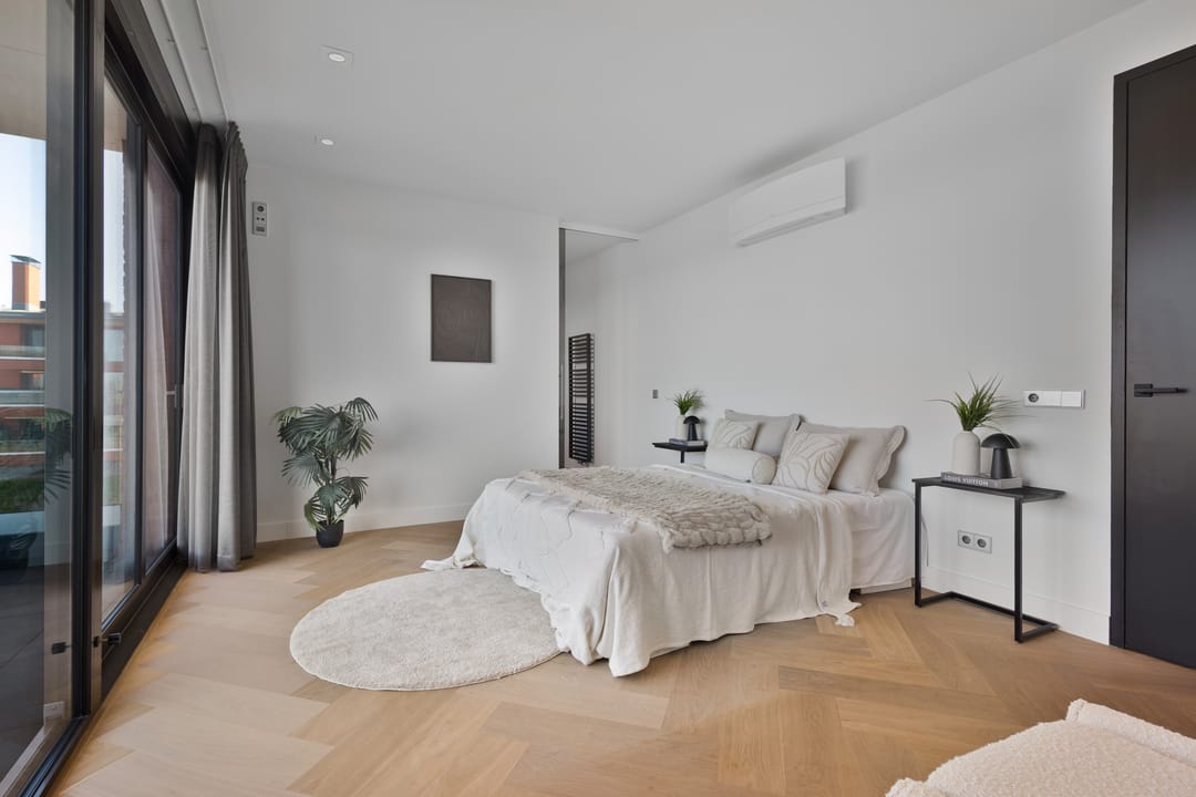 Luxury Lakeside Apartment with Panoramic Water Views in Abcoude — 23