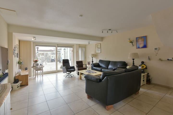 Foto 2 van Plevier 59