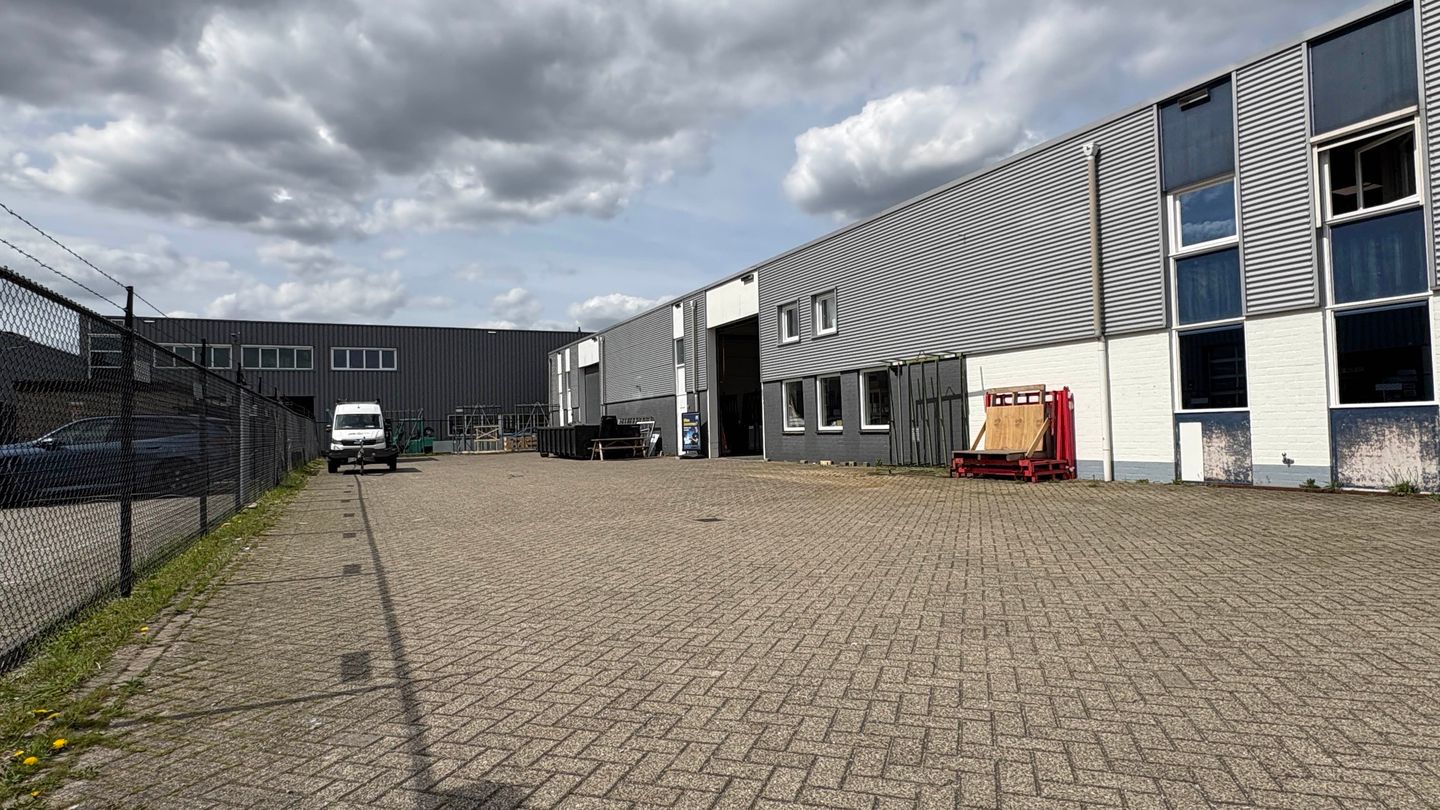 View photo 3 of Zuiddijk 22