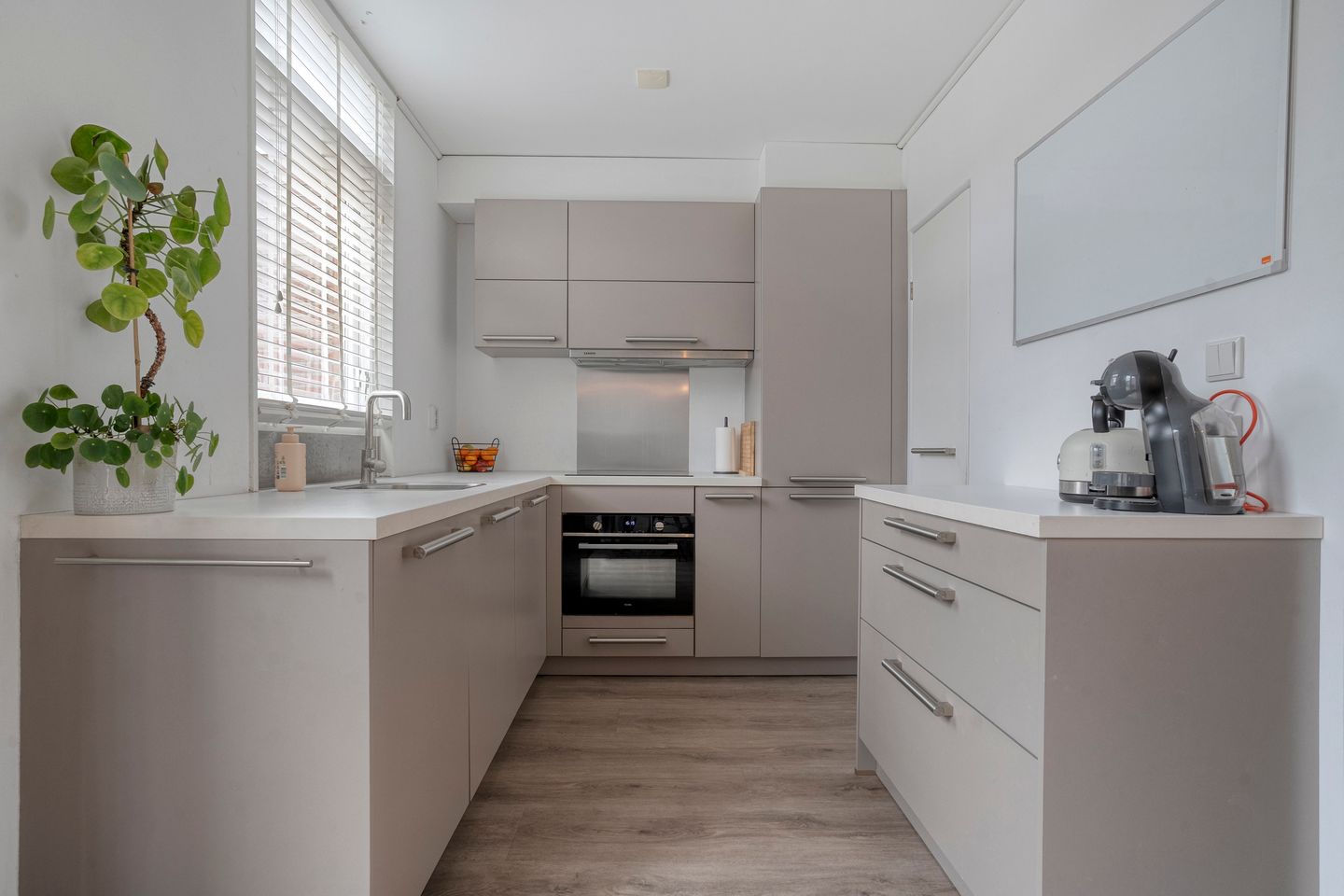 Photo 10 of Luzacware 17