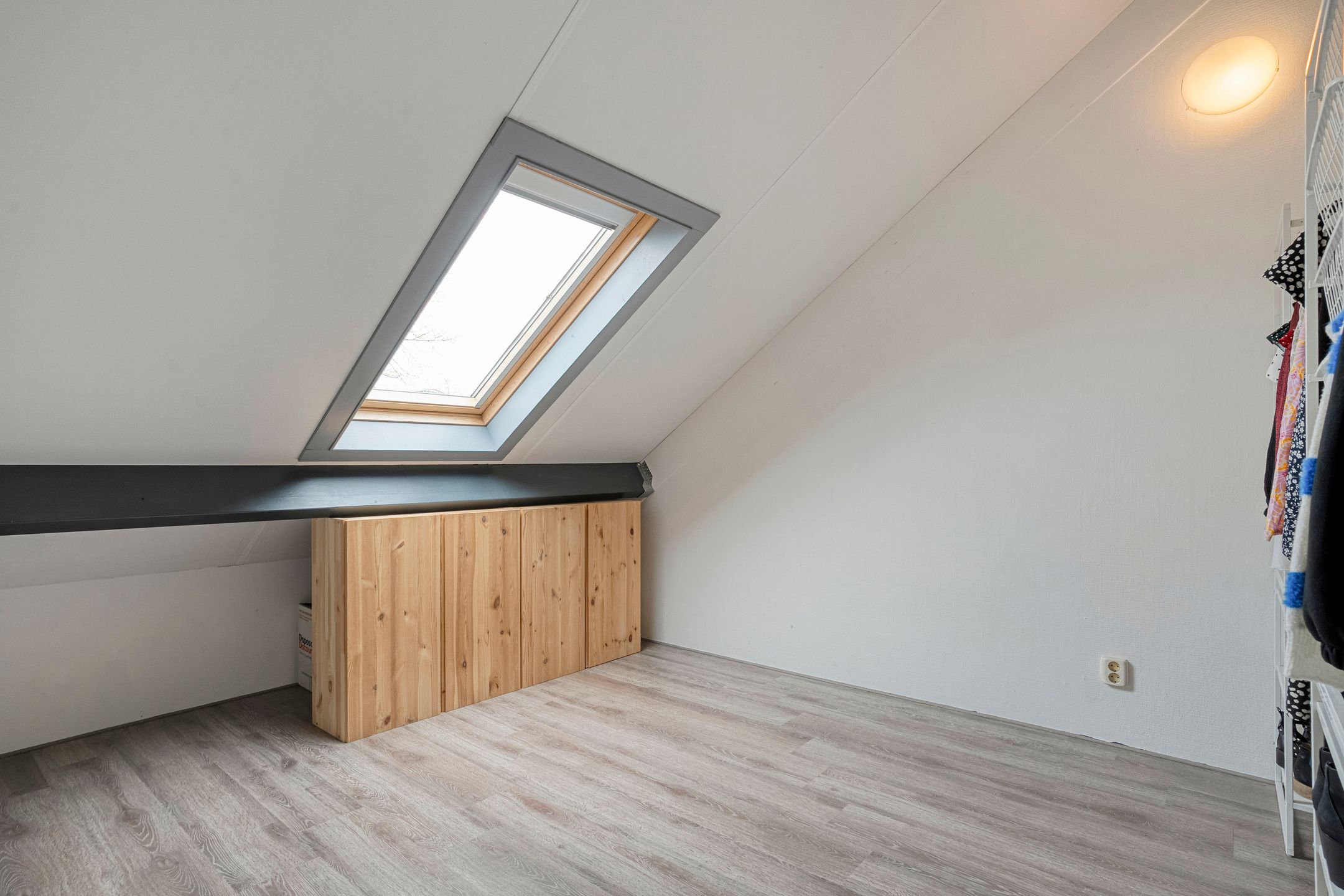 Photo 24 of Luzacware 17