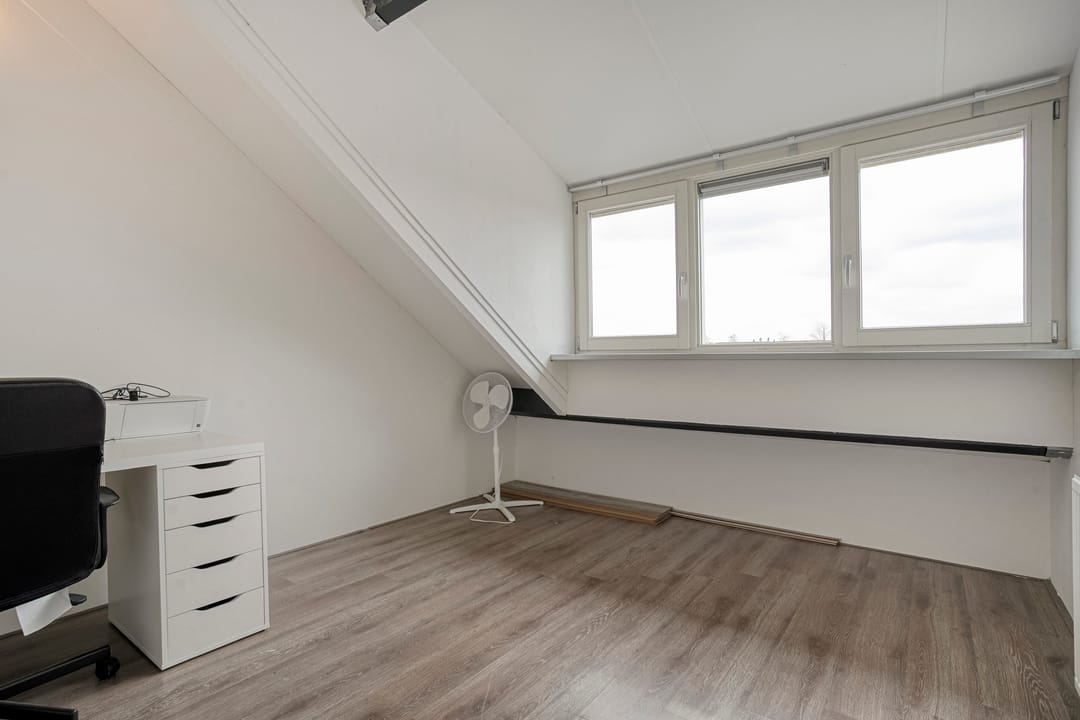 Photo 26 of Luzacware 17