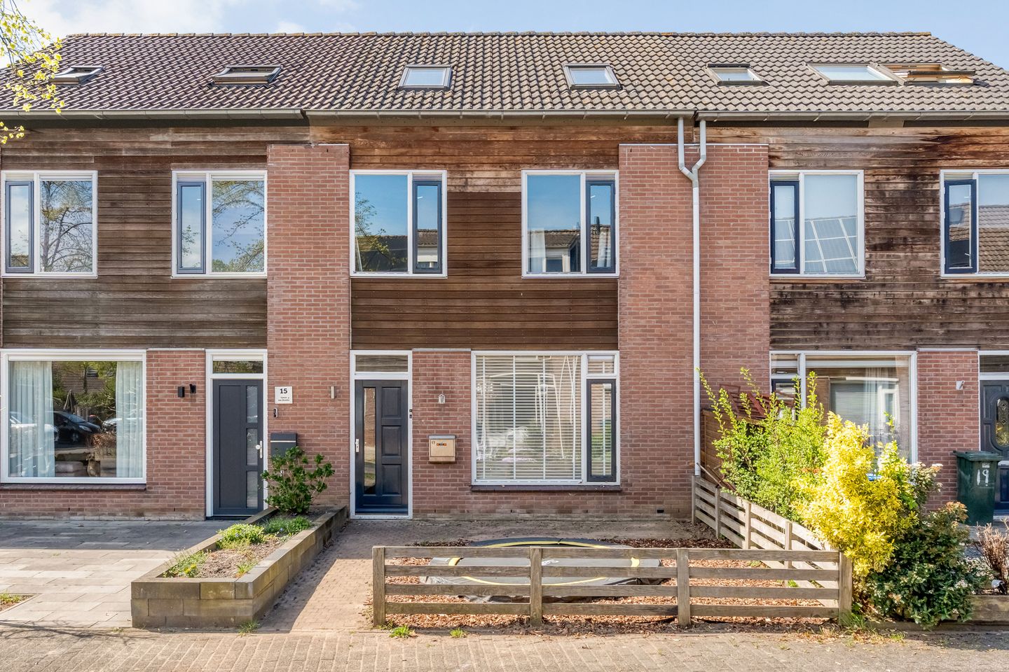 Photo 34 of Luzacware 17