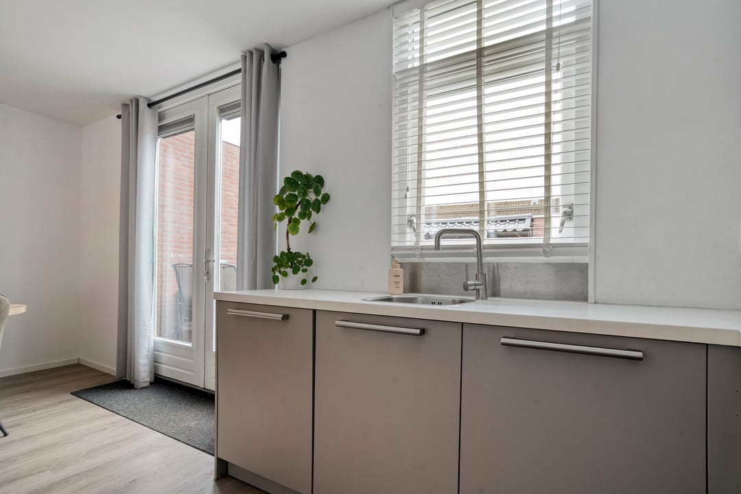 Photo 11 of Luzacware 17