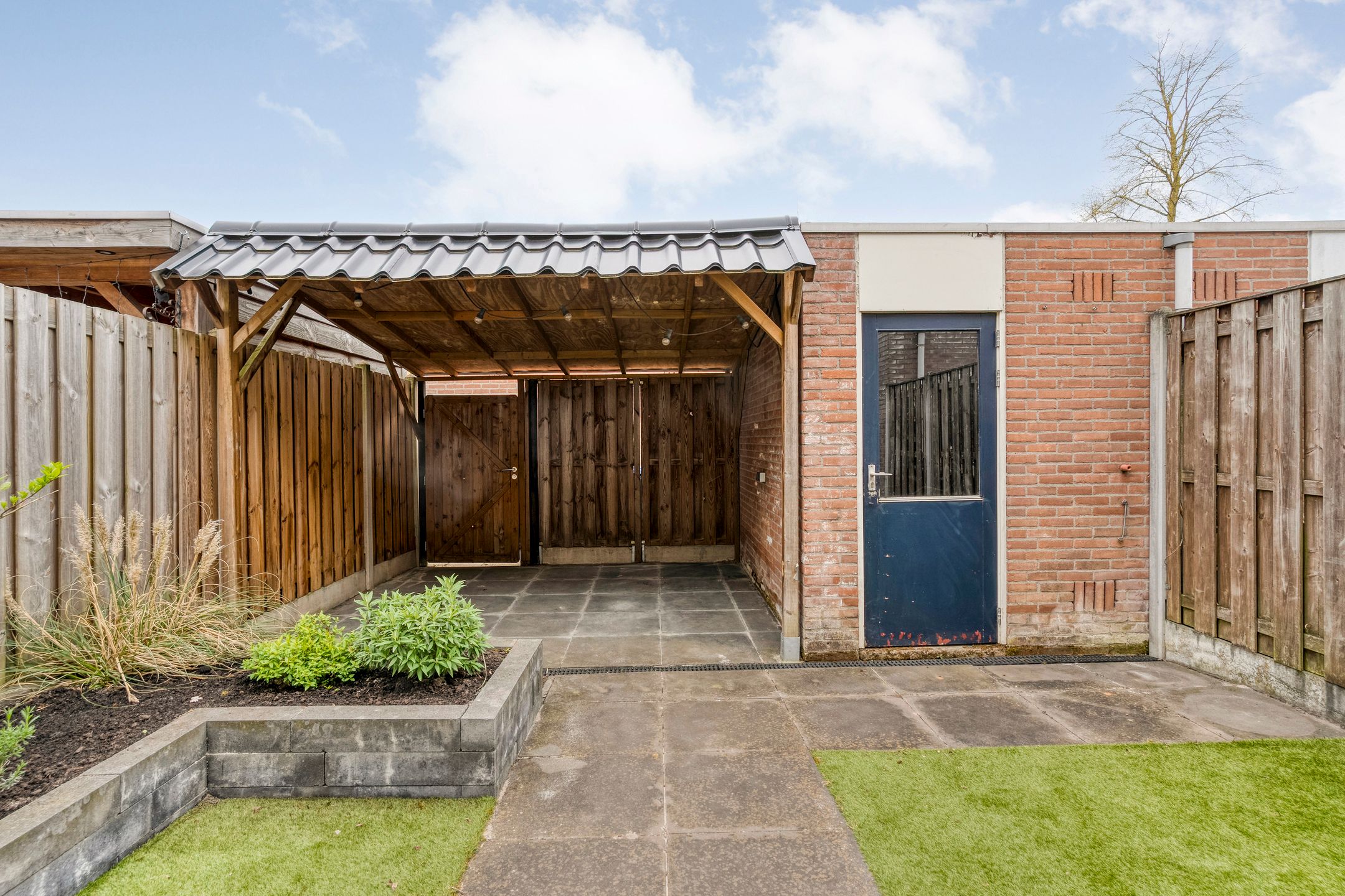 Photo 30 of Luzacware 17