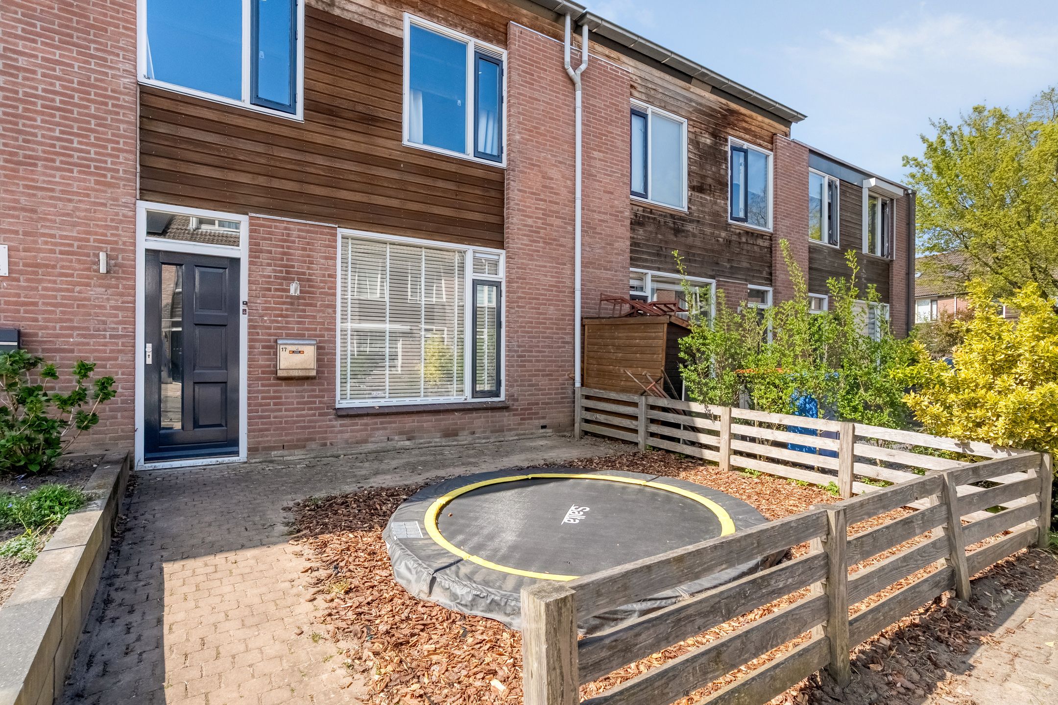 Photo 39 of Luzacware 17