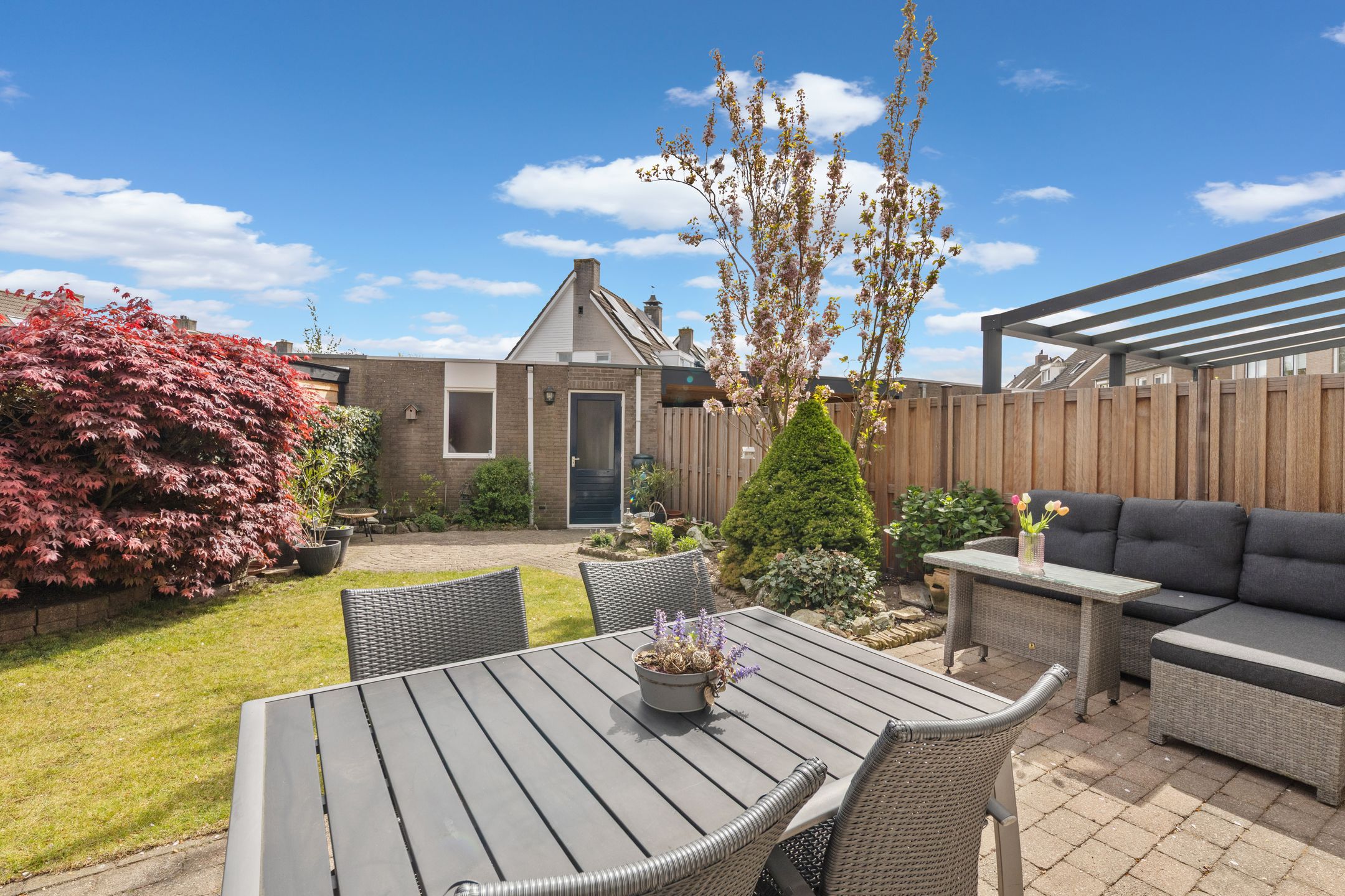 Photo 42 of Faunaberg 24