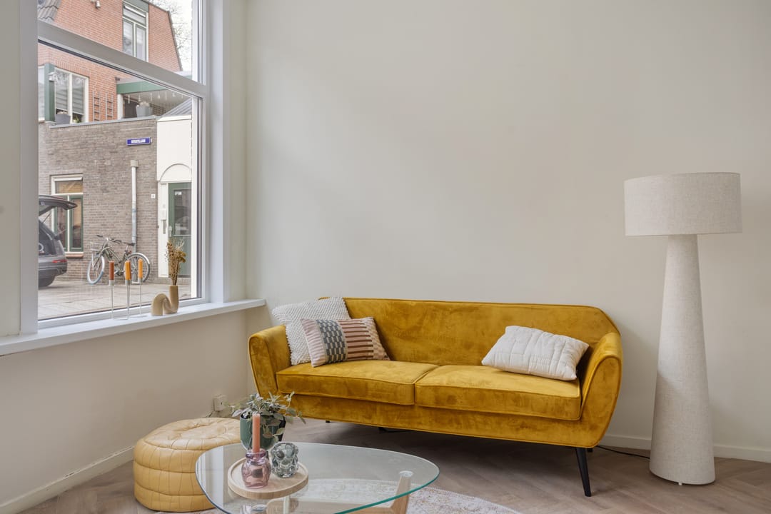 Bright End Terrace House in Prime Groningen City Location — 13