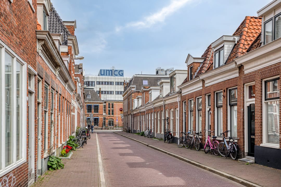 Bright End Terrace House in Prime Groningen City Location — 43