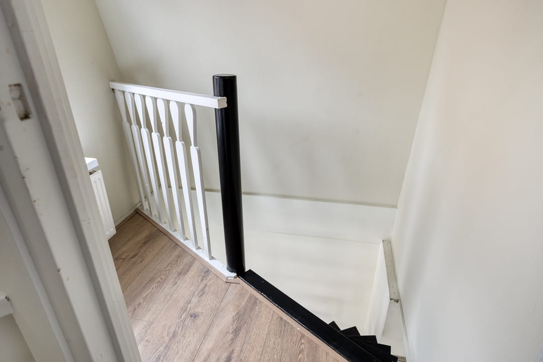 Bright End Terrace House in Prime Groningen City Location — 22