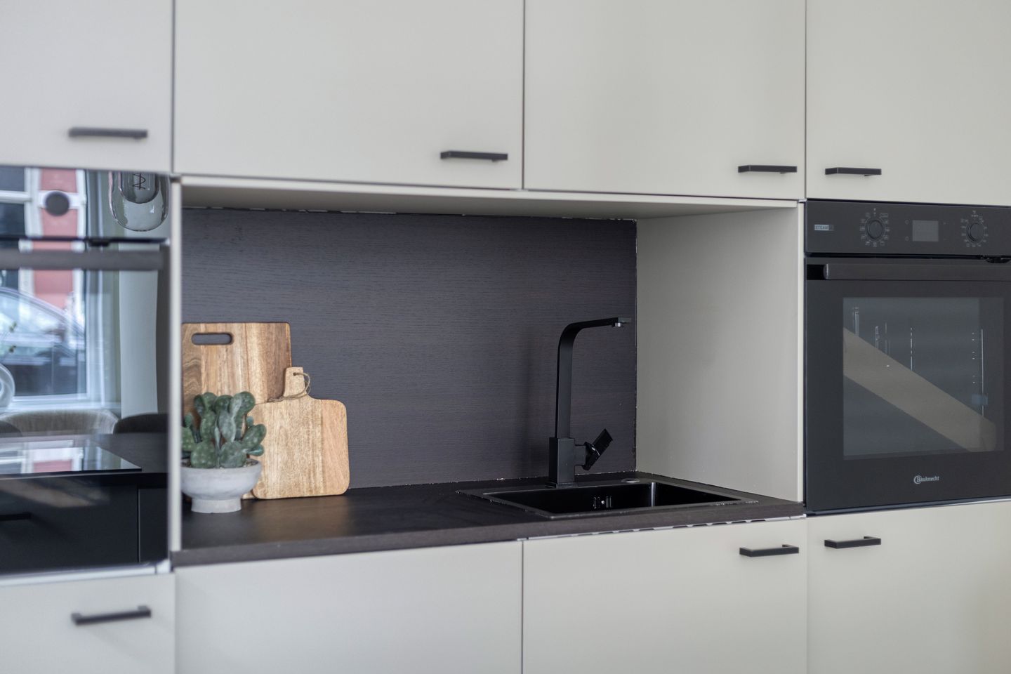 Bright End Terrace House in Prime Groningen City Location — 19