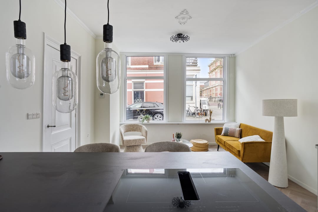 Bright End Terrace House in Prime Groningen City Location — 17