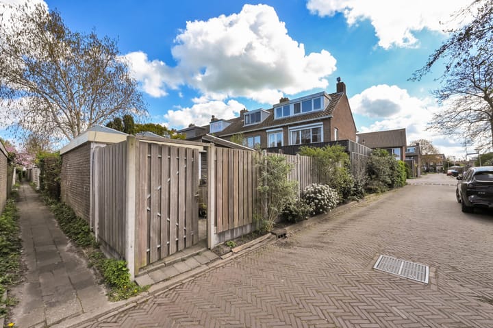 Foto 4 van Anna van Saksenstraat 1