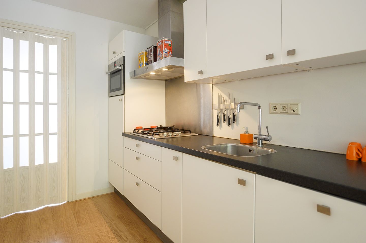 Foto 10 van Van Hogendorpstraat 82-1