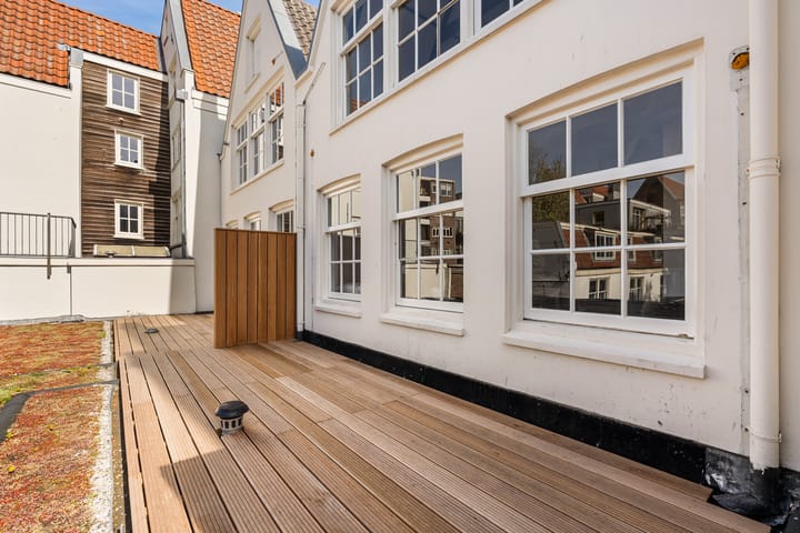 Photo 2 of Haarlemmerstraat 125-E