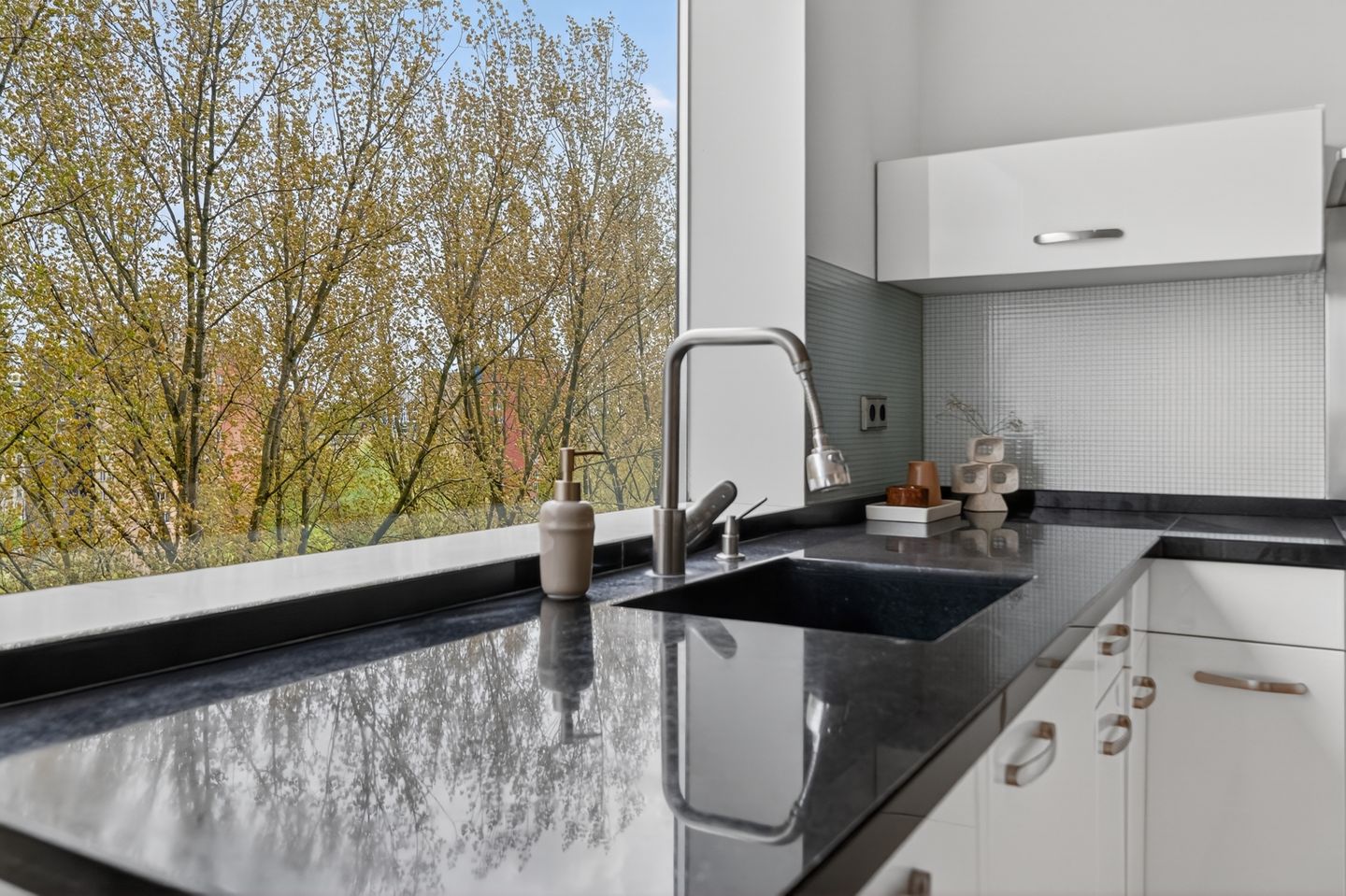 Photo 25 of Jacques Veltmanstraat 57