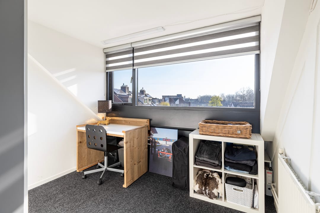 Luxury Extended Terraced Home in Quiet Apeldoorn Neighborhood — 32
