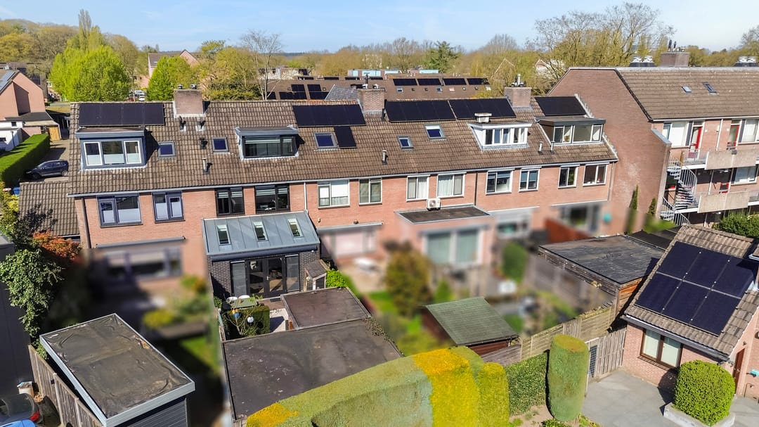 Luxury Extended Terraced Home in Quiet Apeldoorn Neighborhood — 37
