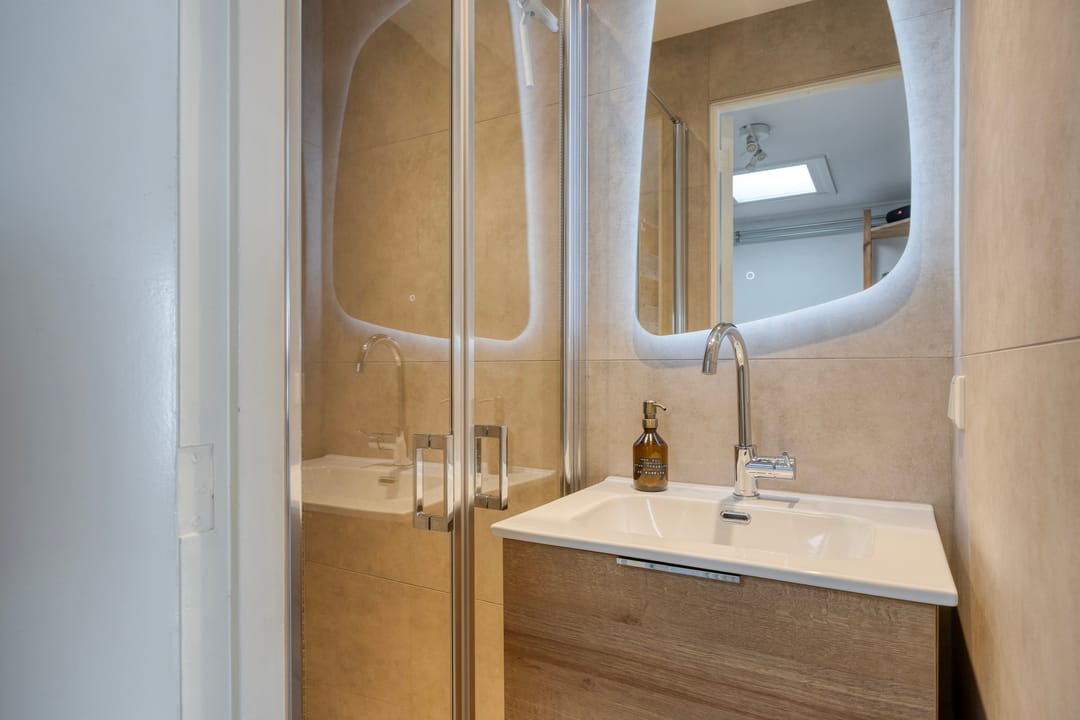 Foto 22 van Borneostraat 18