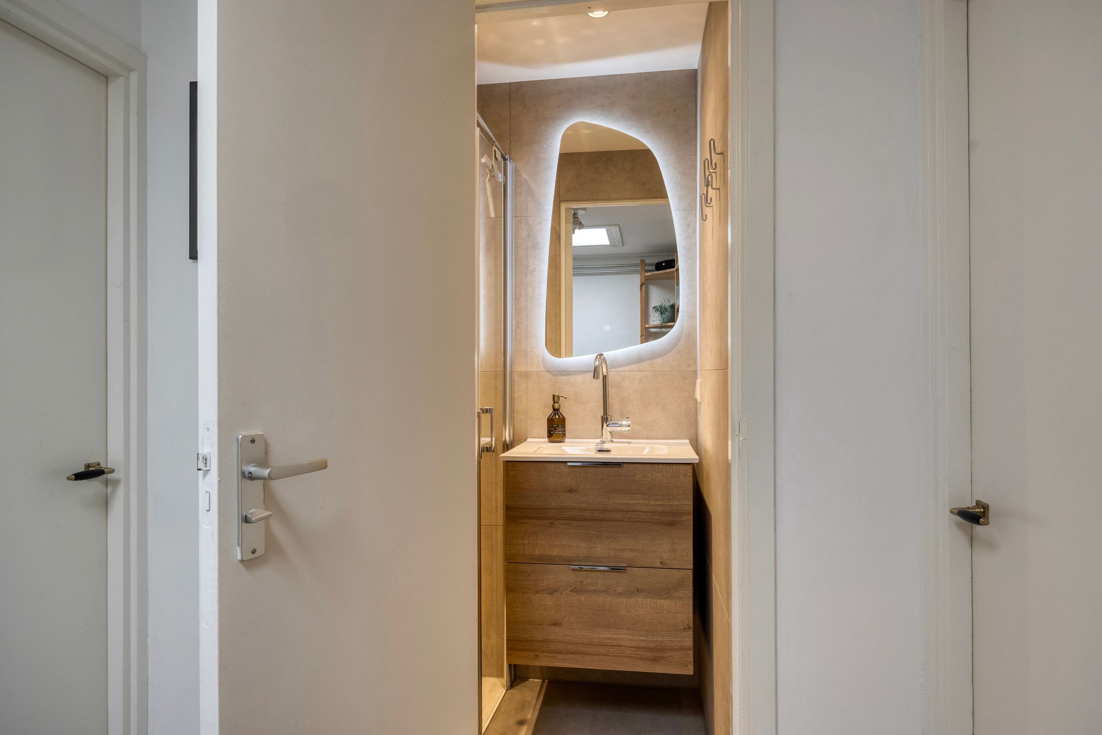 Foto 21 van Borneostraat 18