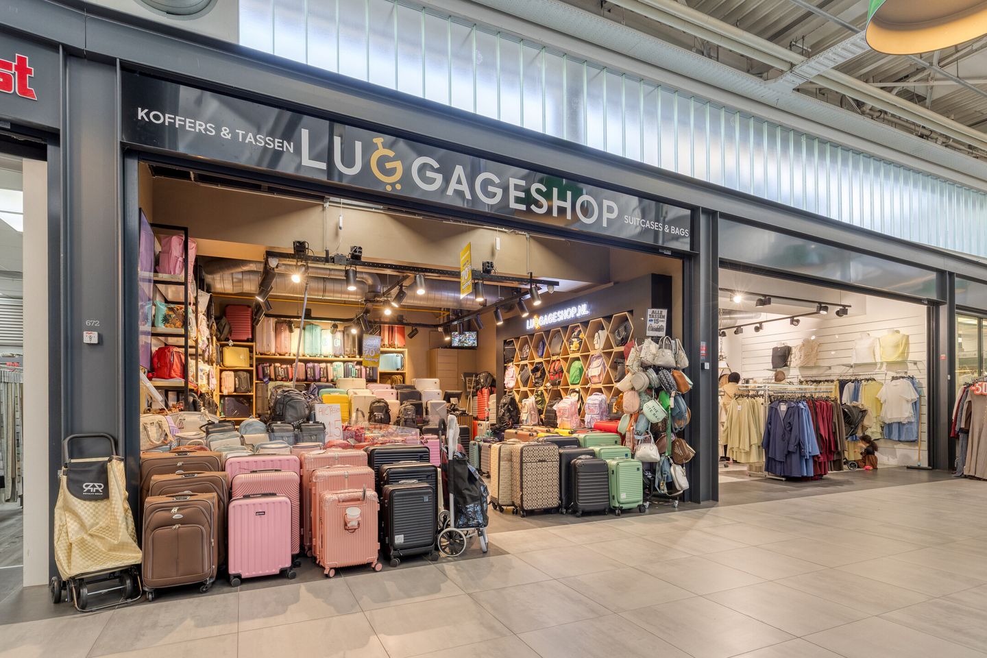 Bekijk foto 2 van Osdorpplein 672