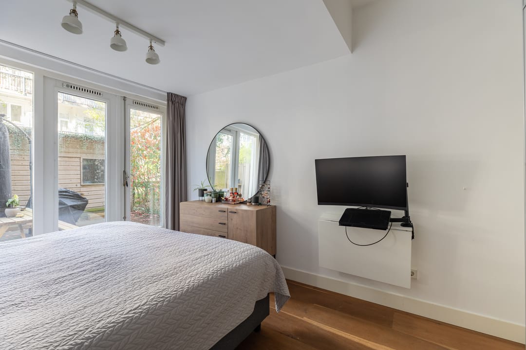 Move-in ready ground floor apartment with southwest-facing garden in Amsterdam-West — 17