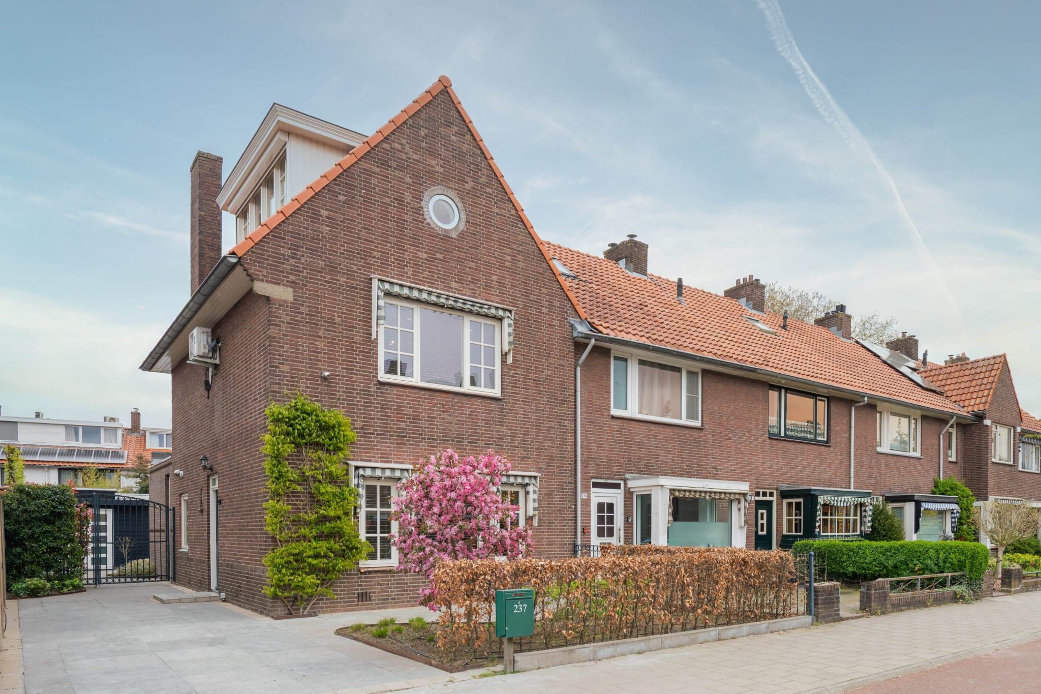 Move-in Ready 1930s Corner House with Extension and Energy Label A in Stratum — 51