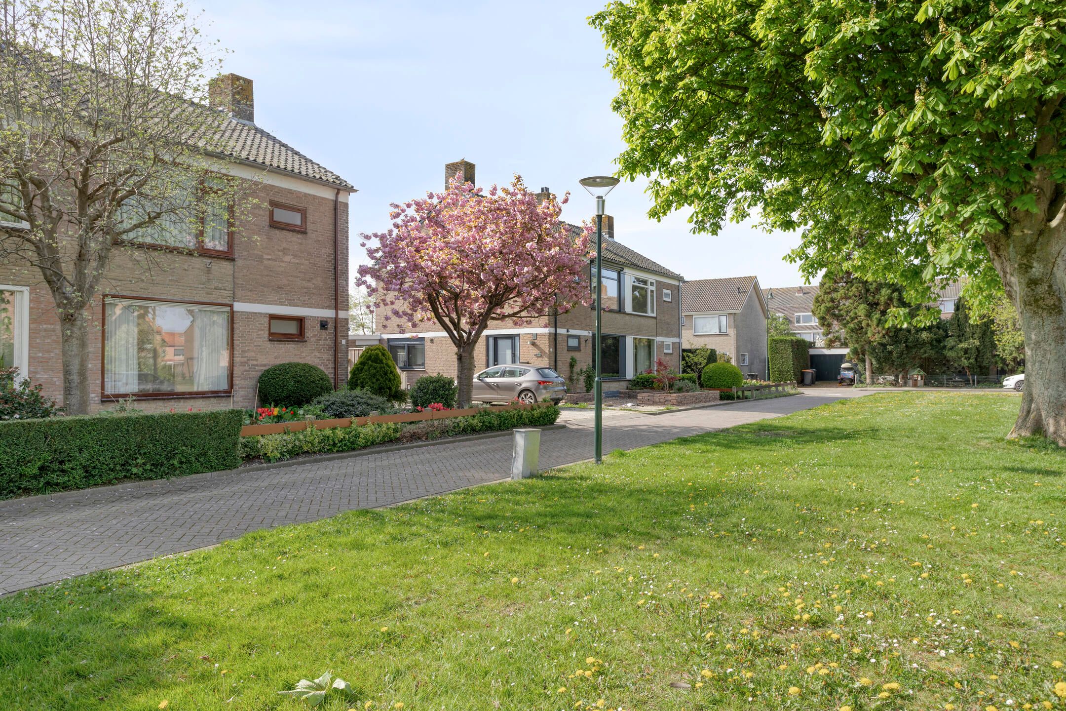 Foto 9 van Caustraat 44