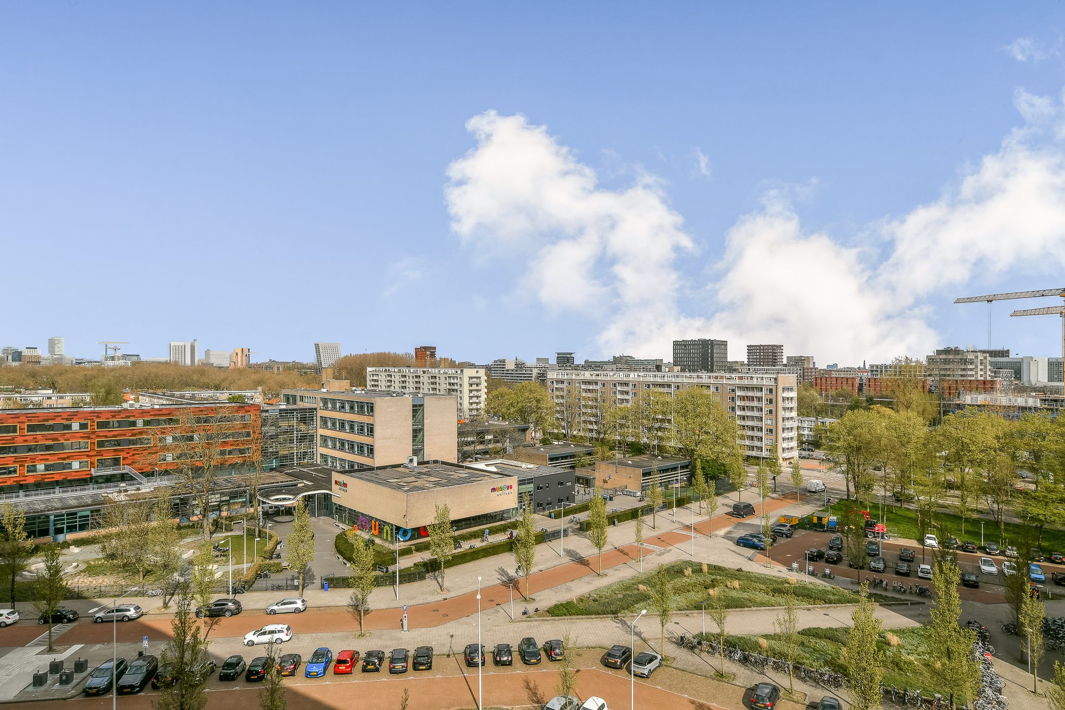 Spacious Apartment with Panoramic Views over Sloterplas — 18