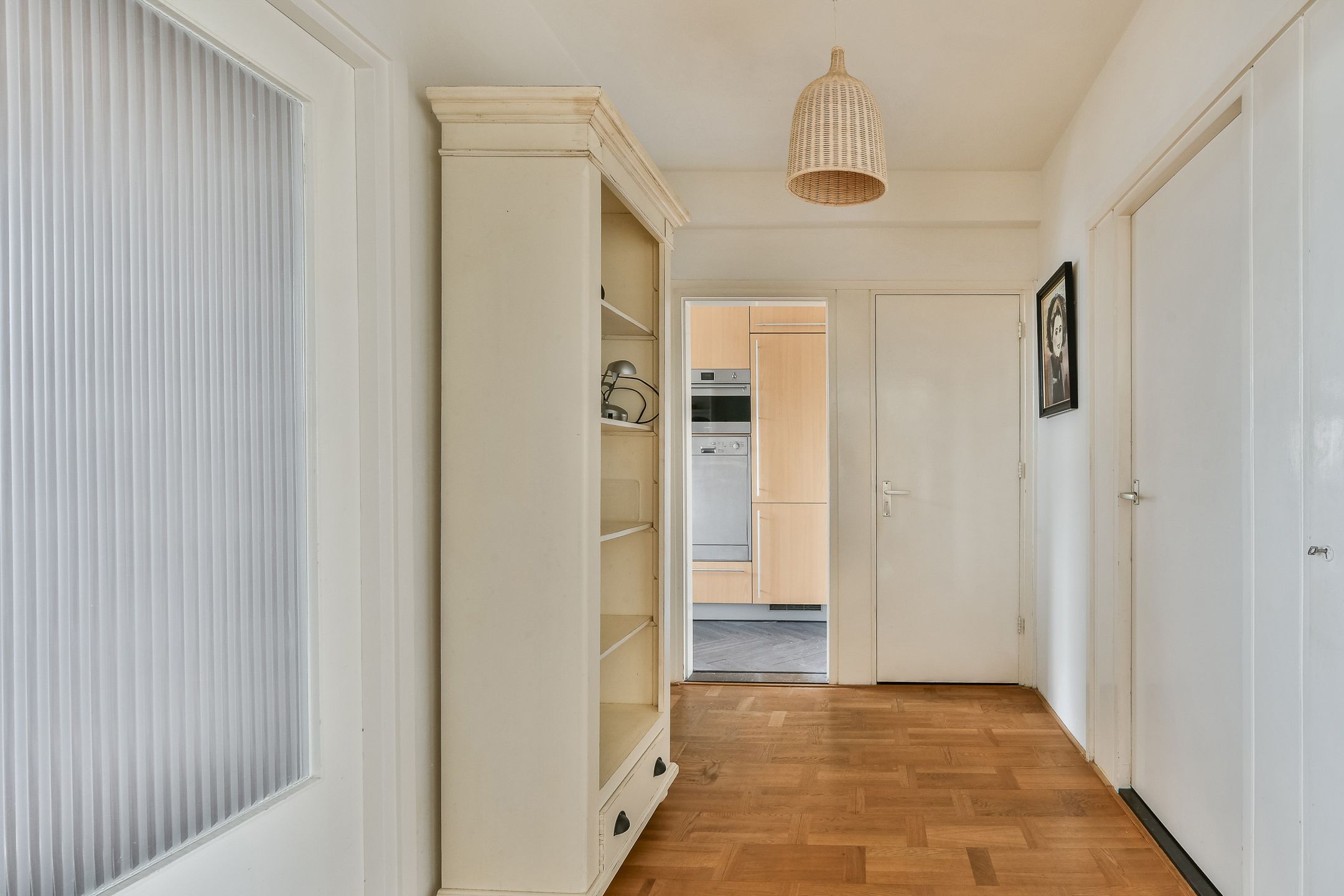 Spacious Apartment with Panoramic Views over Sloterplas — 15