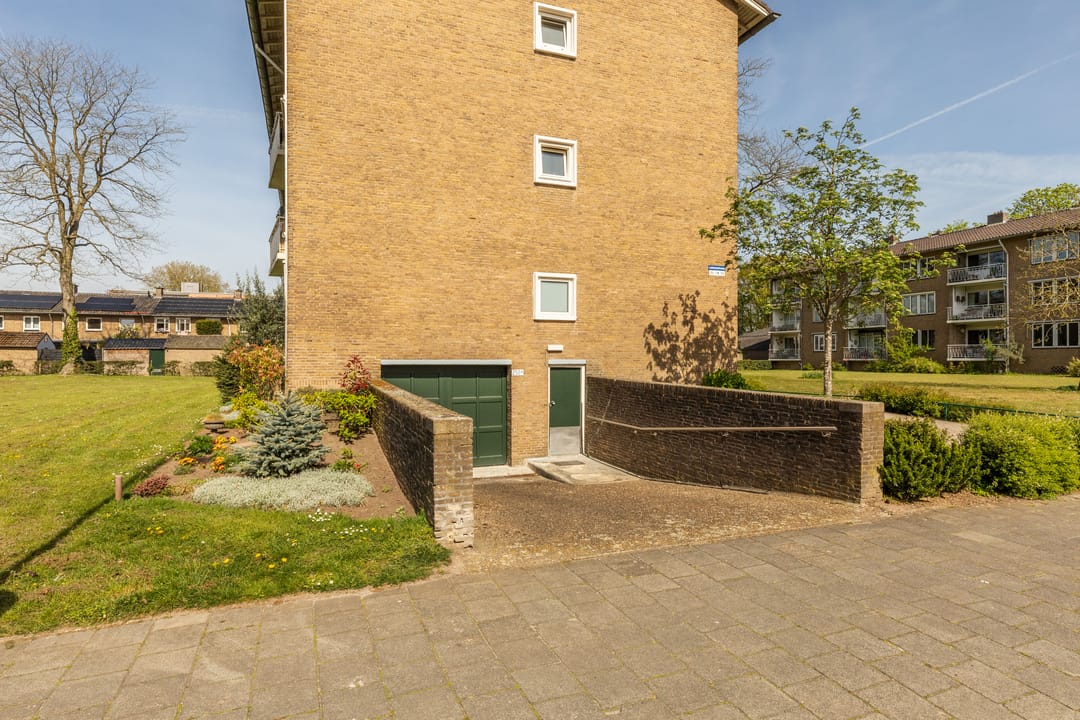 Photo 32 of Zuiderparkweg 264