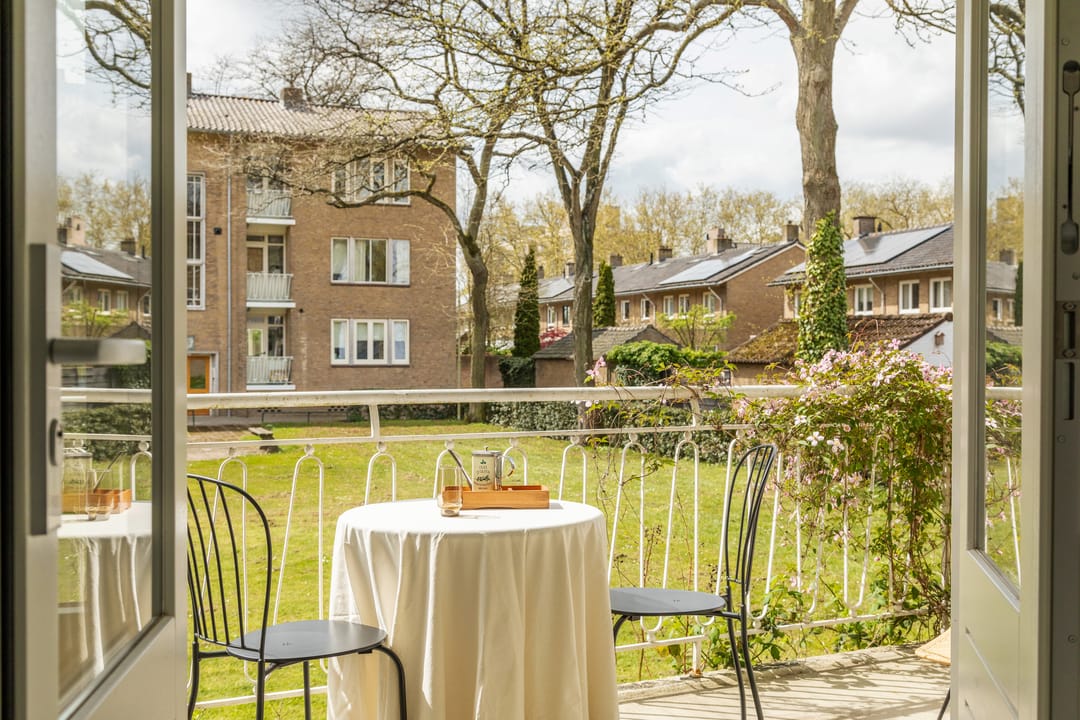 Photo 11 of Zuiderparkweg 264