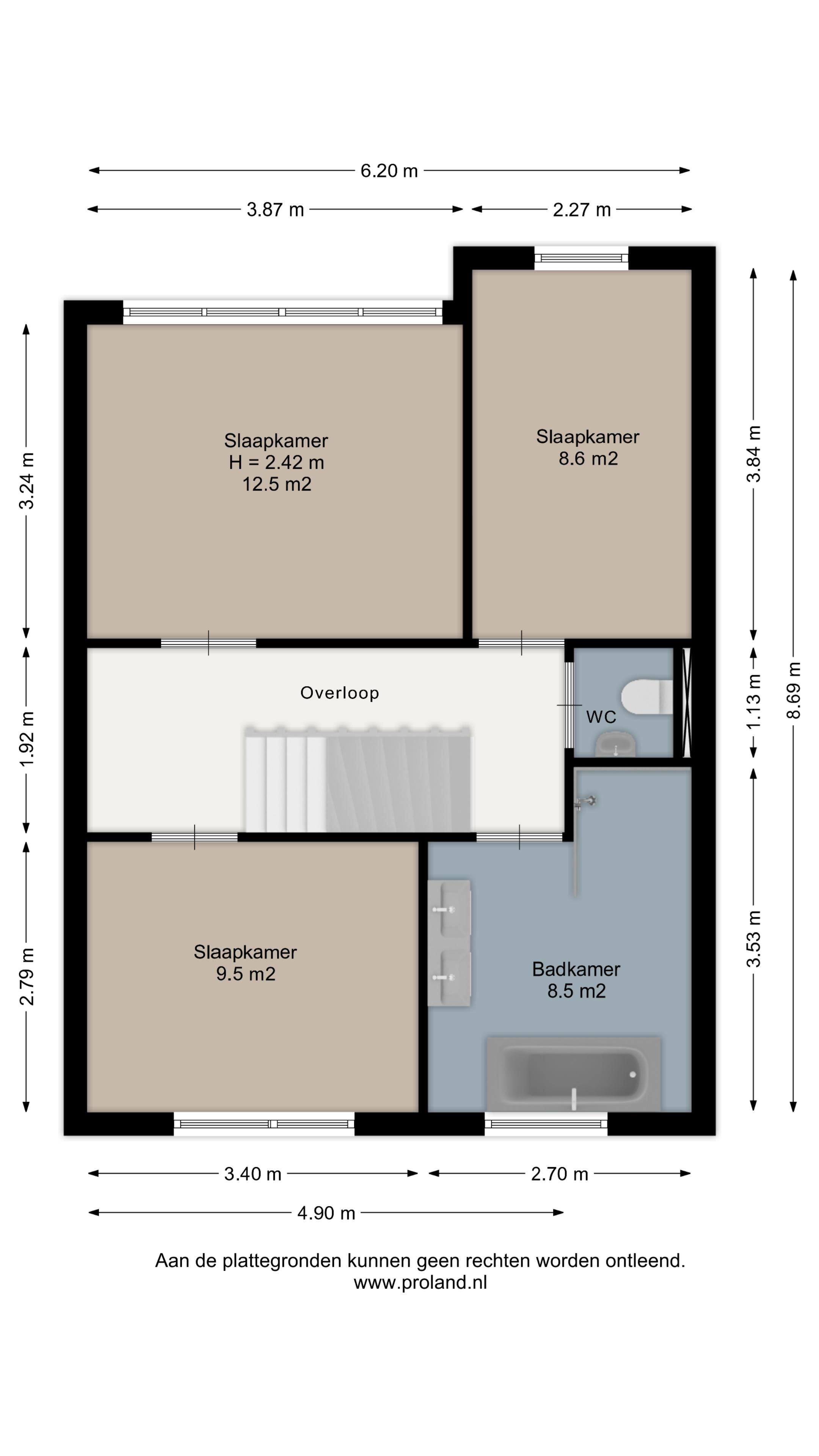 Move-in Ready Family Home with Hotel-Chic Bathroom, Private Gym and Modern Kitchen — 48