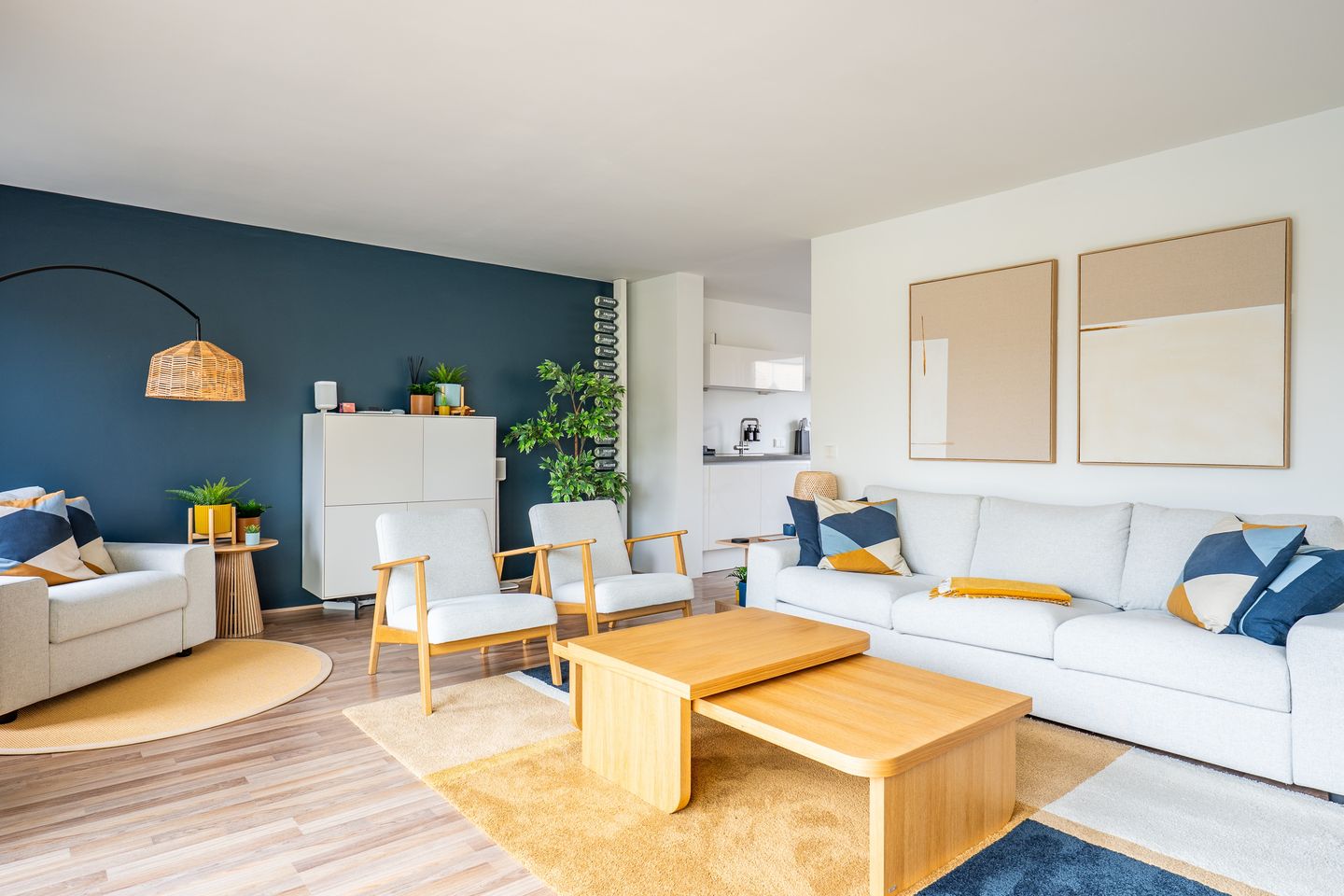 Move-in Ready Family Home with Hotel-Chic Bathroom, Private Gym and Modern Kitchen — 19