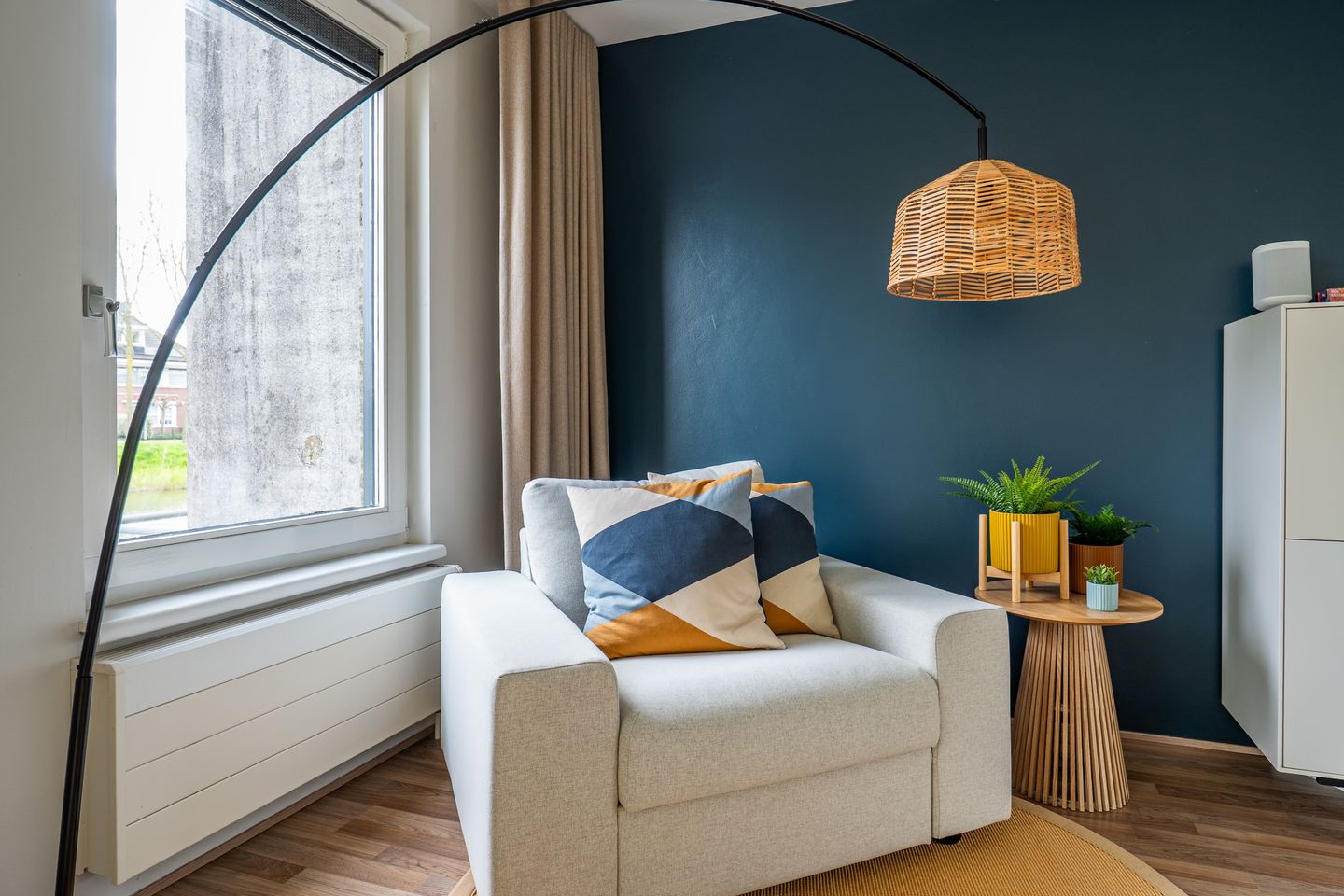 Move-in Ready Family Home with Hotel-Chic Bathroom, Private Gym and Modern Kitchen — 20