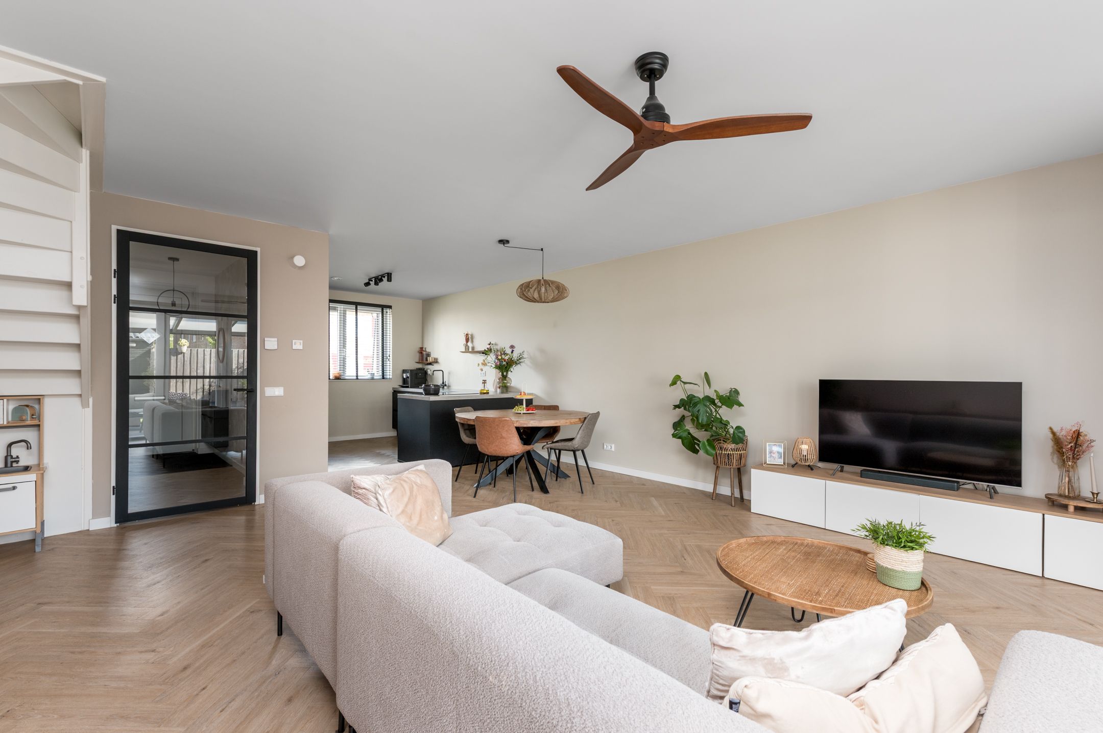 Photo 18 of John Bardeenstraat 15