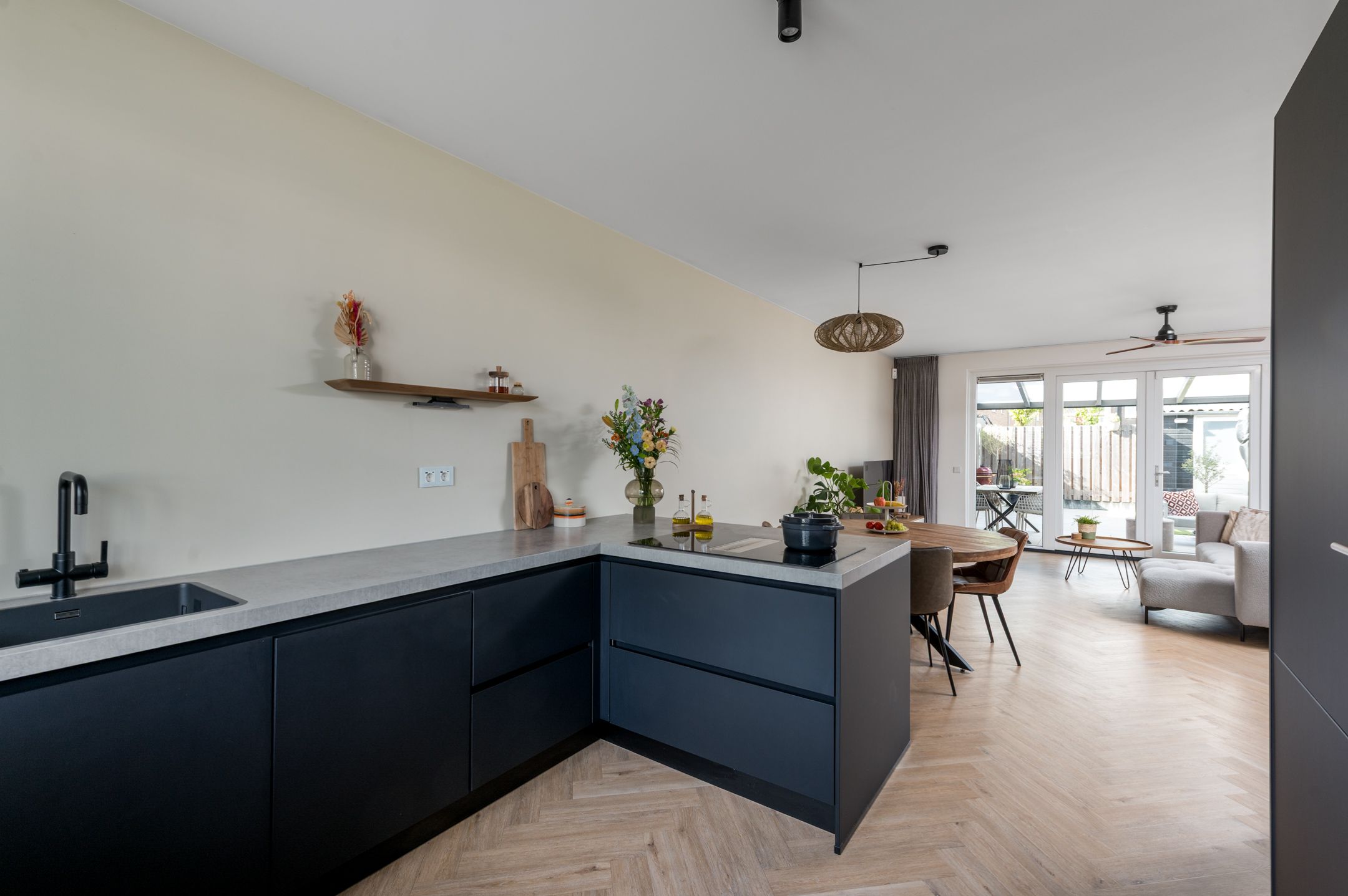 Photo 27 of John Bardeenstraat 15