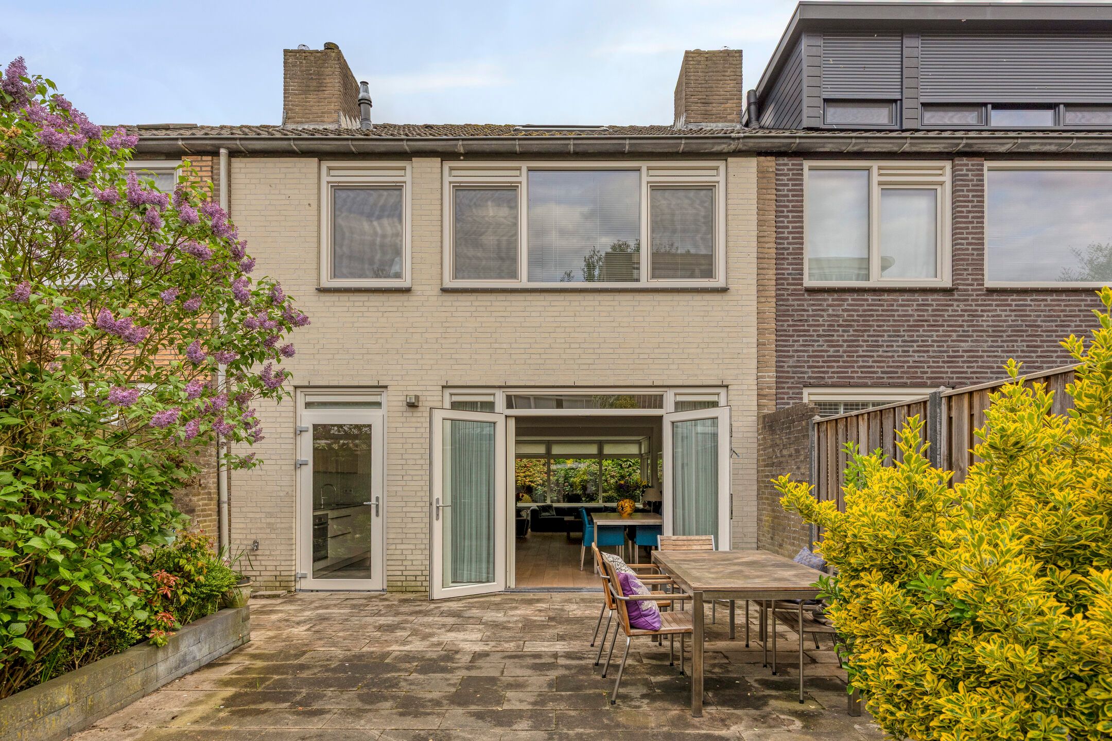 Spacious Family Home in a Green and Quiet Courtyard Setting — 36