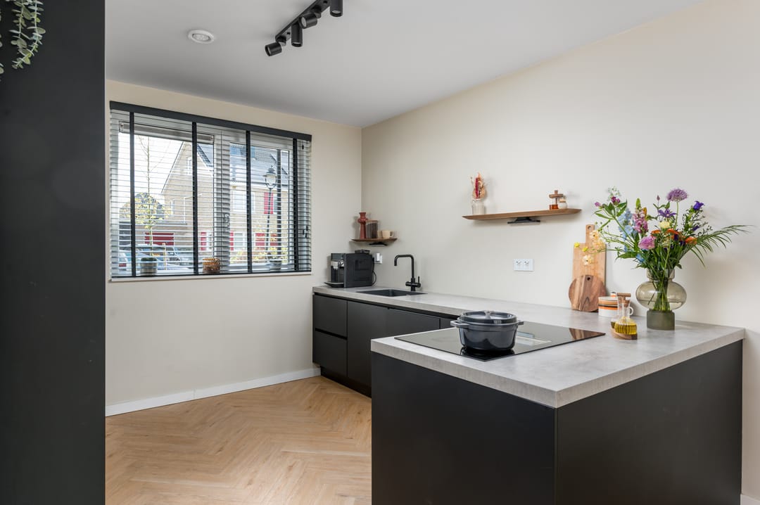 Photo 23 of John Bardeenstraat 15