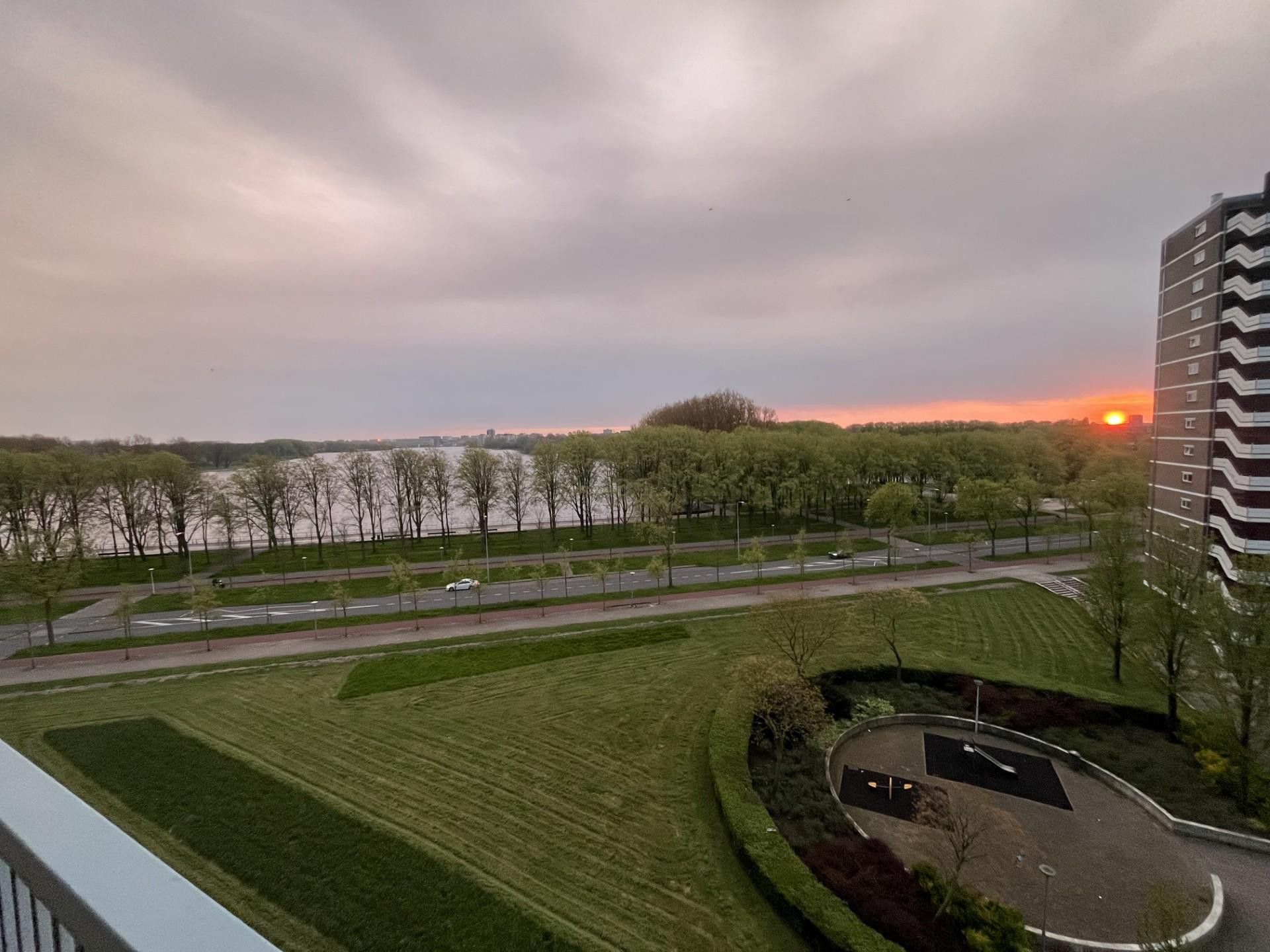 Foto 12 van Burgemeester Hogguerstraat 587