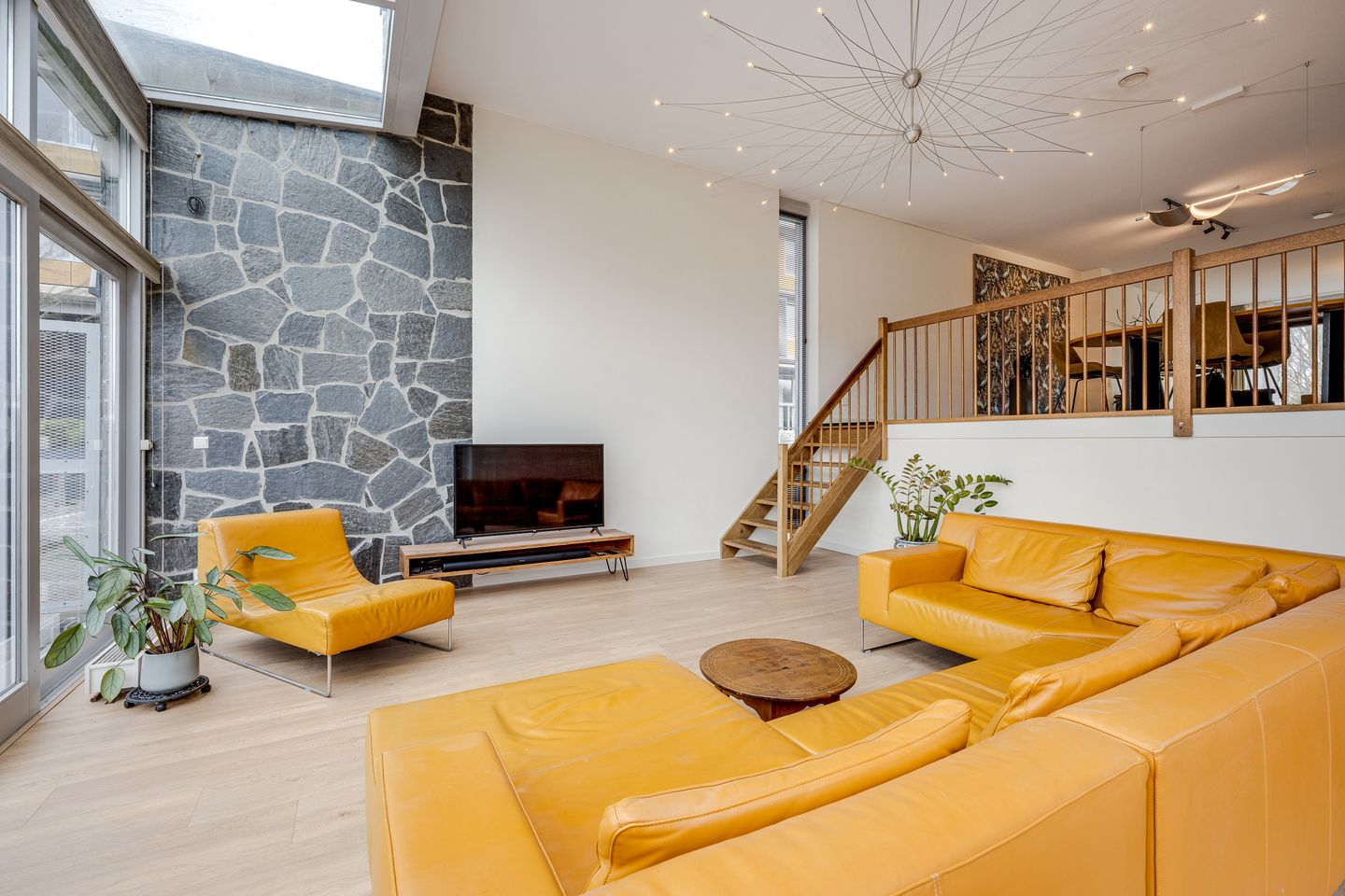 Foto 19 van Hofvliet 77