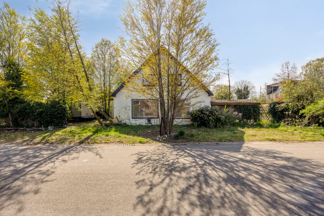 Unique double residence with dependance and business space on spacious plot at the Veluwe edge — 77