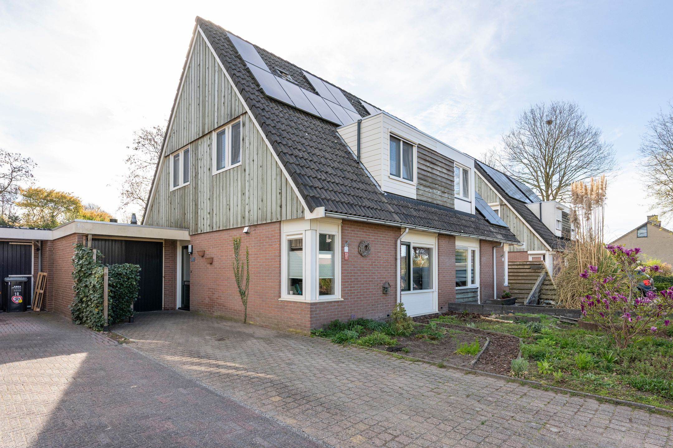 Foto 33 van Kuifmees 17