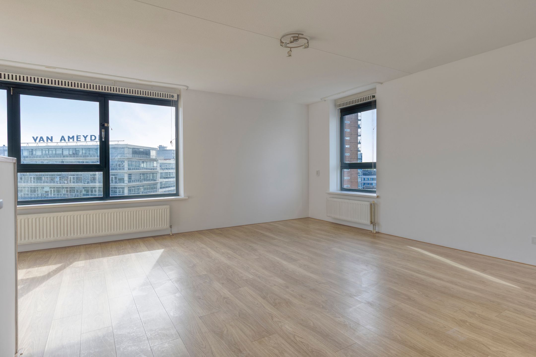 Foto 9 van Zuidplein 676