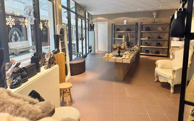 Bekijk foto 3 van Westermarkt 104