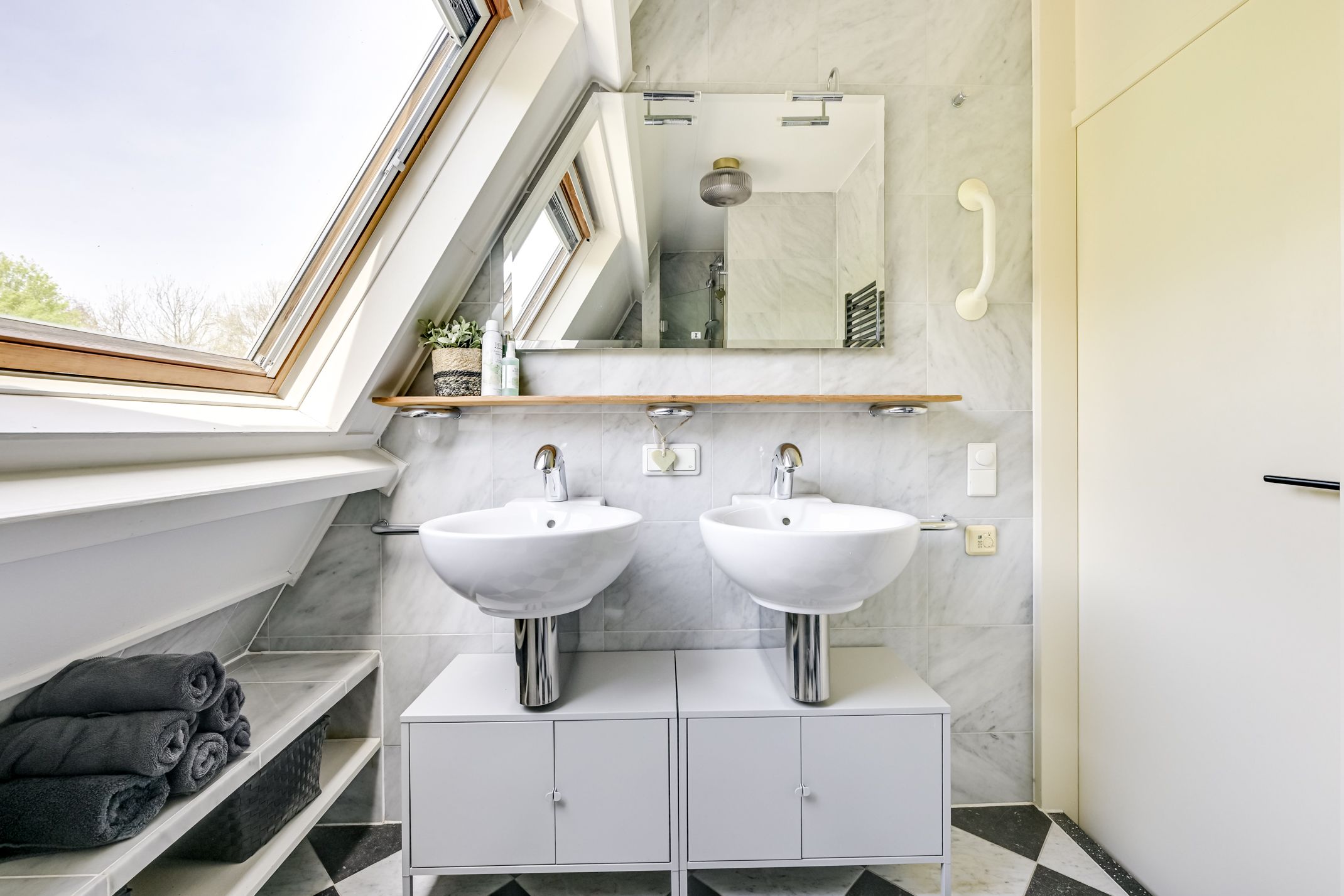 Foto 51 van Titus Brandsmastraat 1