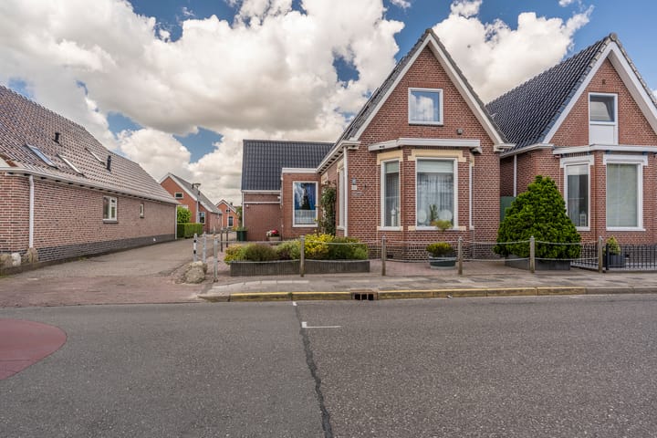 Photo 4 of Hoofdstraat 181
