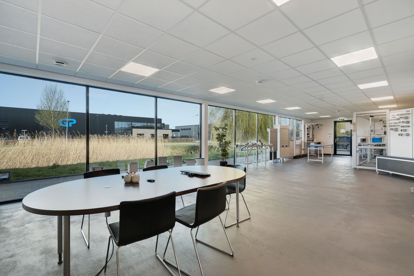 Bekijk foto 2 van Aluminiumstraat 16