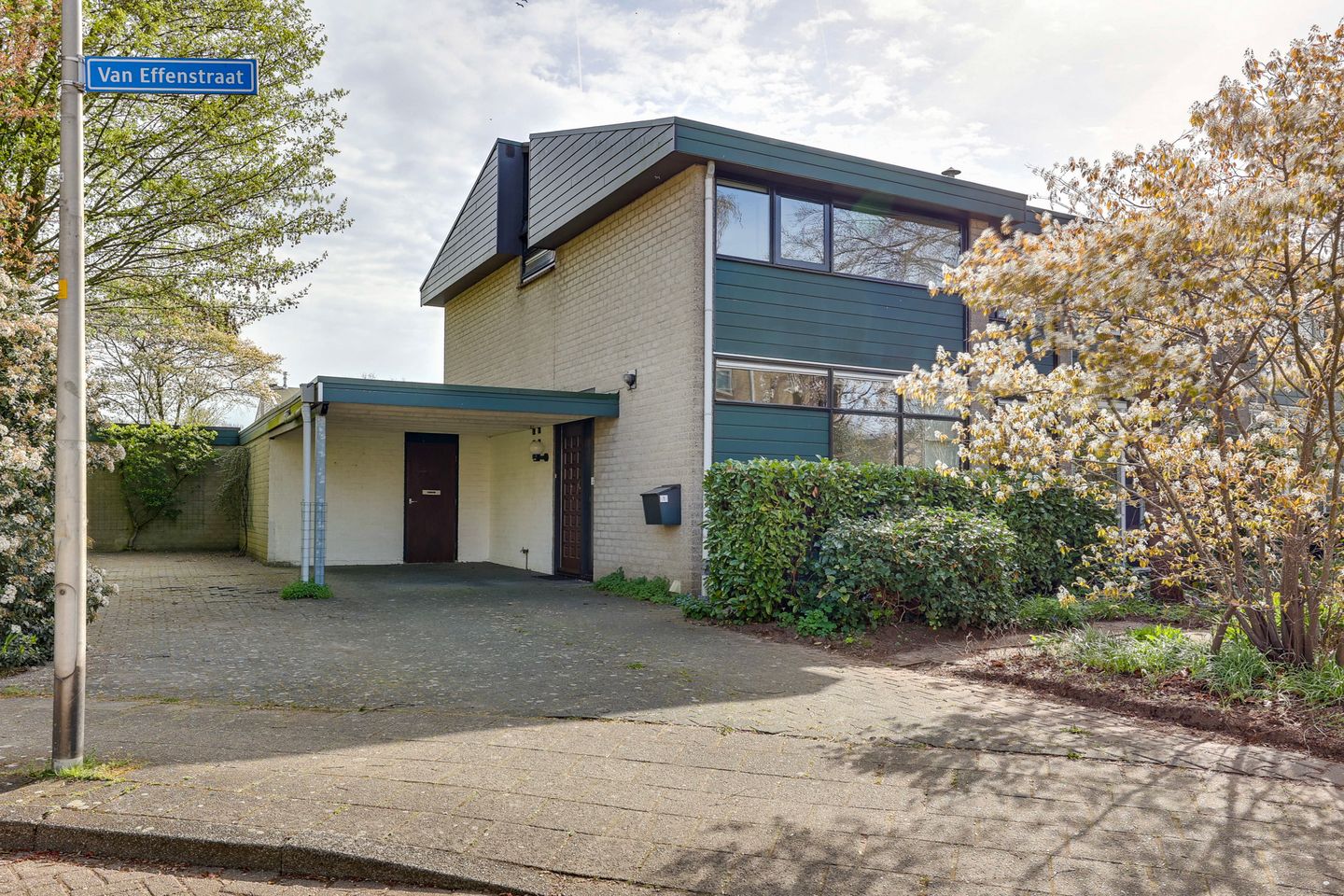 Foto 34 van van Effenstraat 1