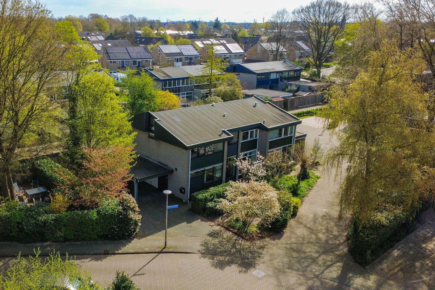 Foto 35 van van Effenstraat 1